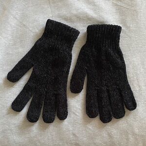 Black Knit Gloves